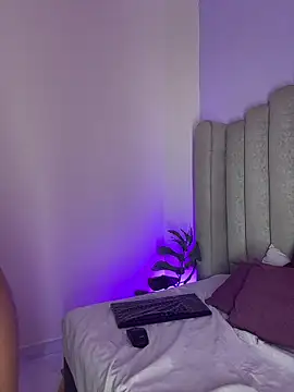 daphnevans's cam snapshot