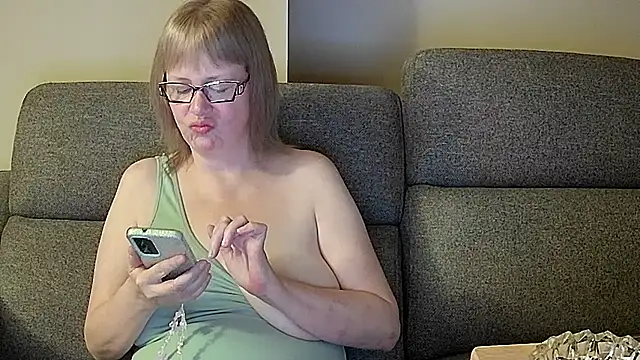 TittyLandQuebec's cam snapshot