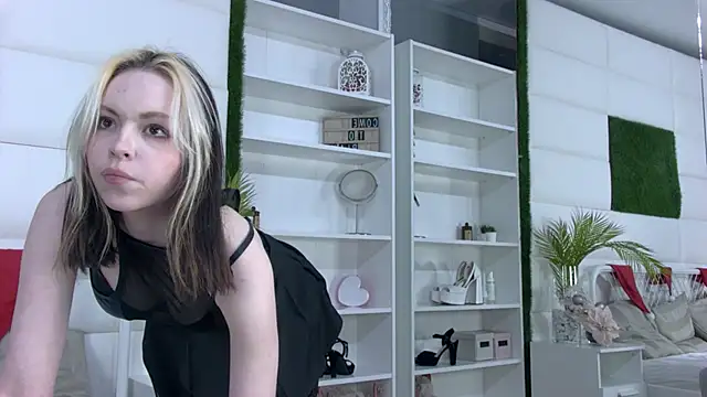 MollyHuntt's cam snapshot