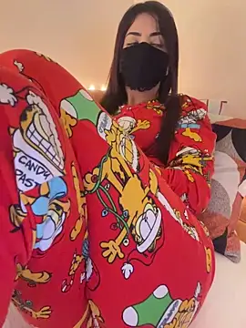 Lola-Bee's cam snapshot