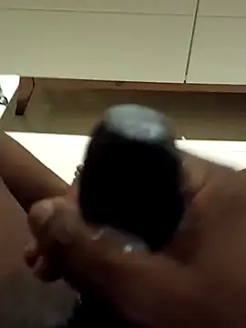 Bigmaumau54 live sex cam