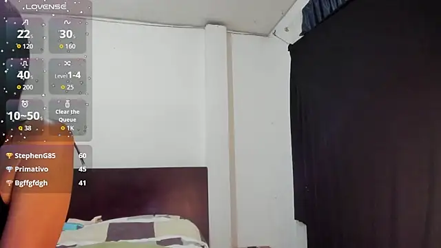 latinaStepmom's cam snapshot