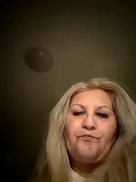 Divineblond live sex cam