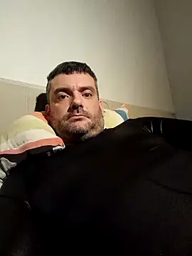 Cybergeil33 live sex cam