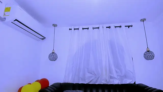 nahomy_ryans live sex cam