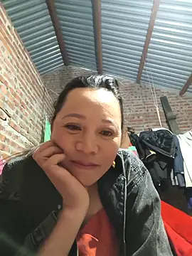 Y-eahi's cam snapshot