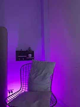 daphnevans's cam snapshot