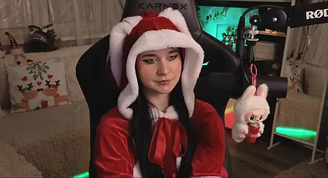 KiraLiLime live sex cam