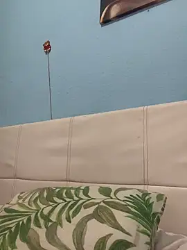 Naomi24herr live sex cam