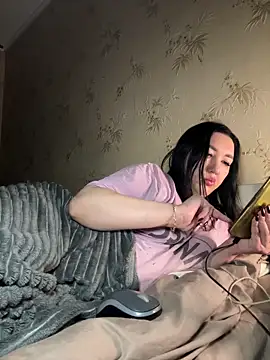 Naughtbaby_2025's cam snapshot