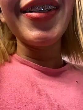 SweetBunnyGF's cam snapshot