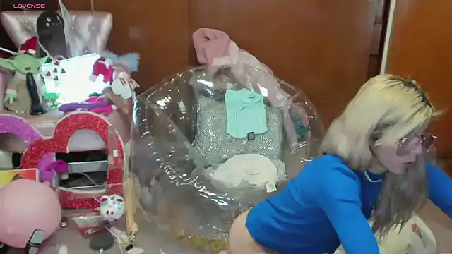 Skinygirl live sex cam