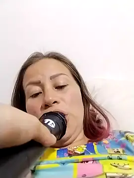 LaraCaliente's cam snapshot