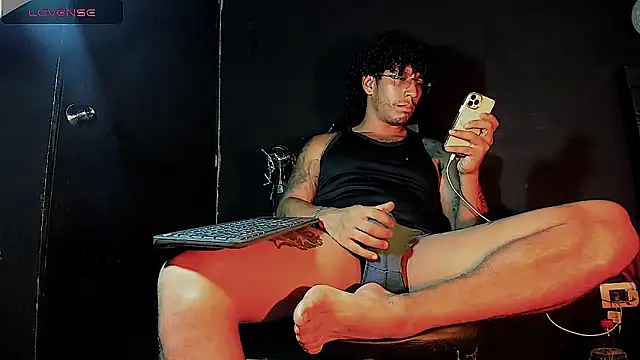 FuckHardlove live sex cam