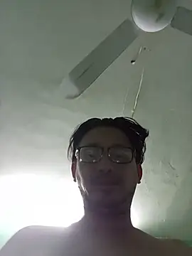 Andresguz35 live sex cam