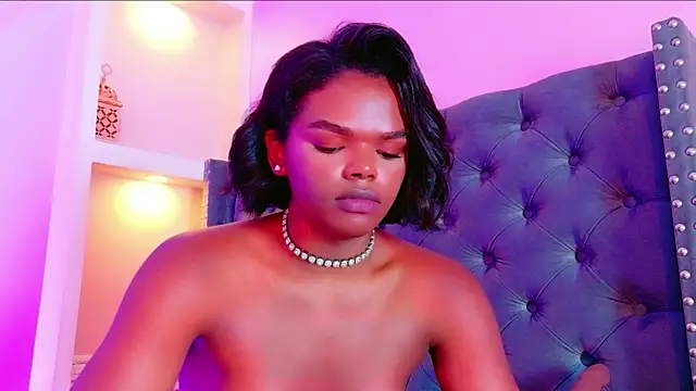 CamiEstrada live sex cam