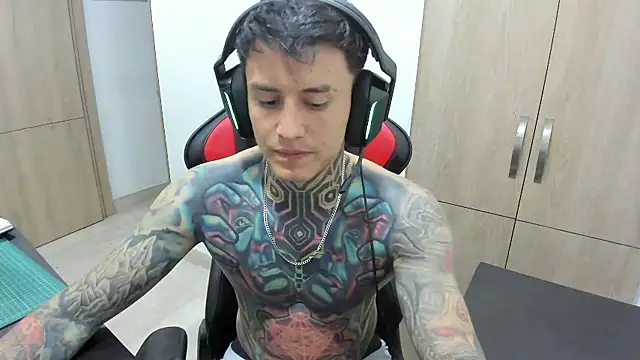 Chrissblack live sex cam