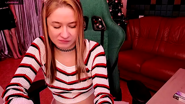 Leila_Pure's cam snapshot