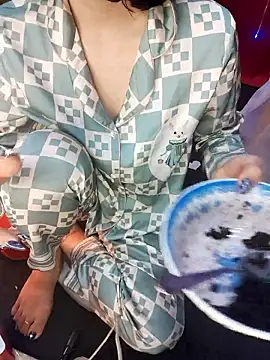 Alone_nothing's cam snapshot