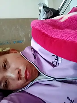 bella-la's cam snapshot