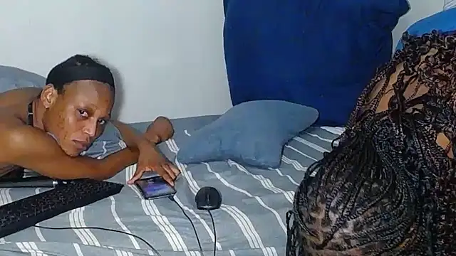 SexySlimMelanin live sex cam