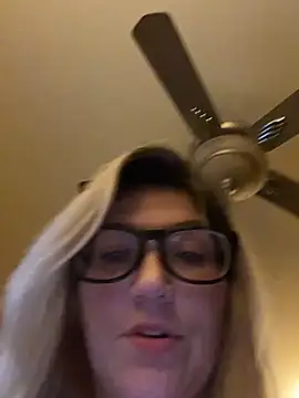 LittleMissEeve's cam snapshot