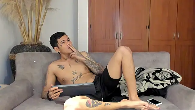 jamesinked_ live sex cam