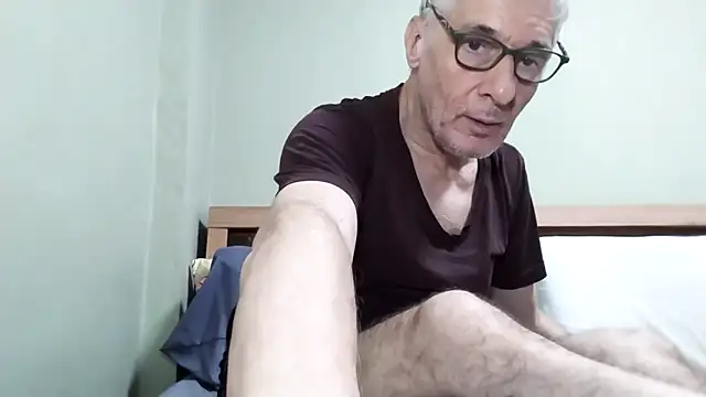 BIGUNCUTHARDCOCK live sex cam