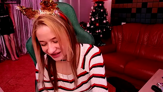 Leila_Pure's cam snapshot