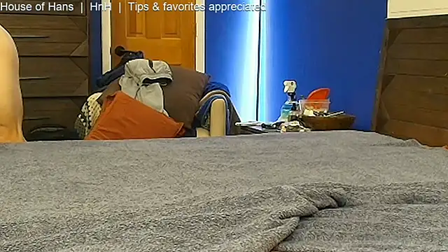 HouseOfHans's cam snapshot