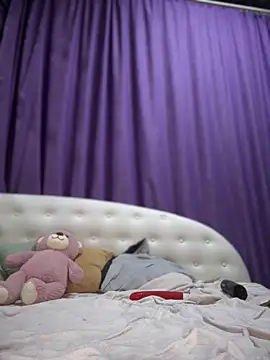 QuietNicole live sex cam