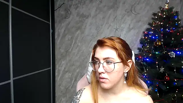 Reginasmilee live sex cam