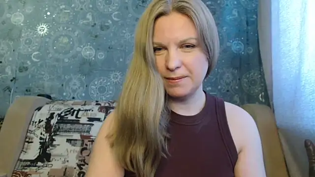 BlondeFox's cam snapshot