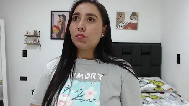 paulina_uribe's cam snapshot