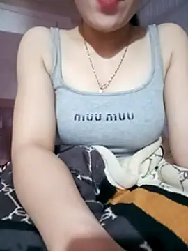 LucyyLy's cam snapshot