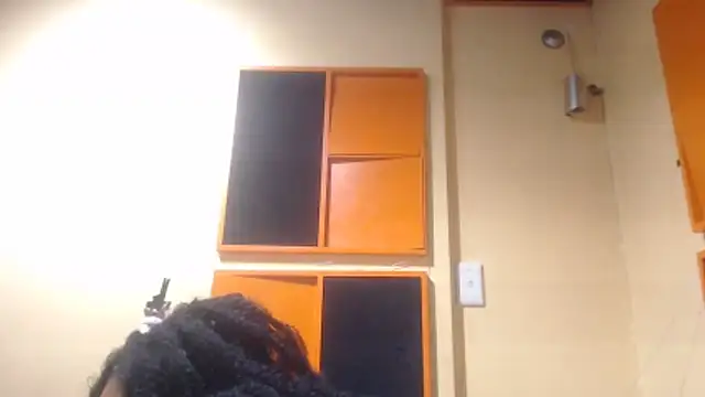 AssSeductress43's cam snapshot