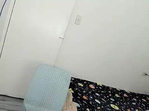 nica_doll live sex cam