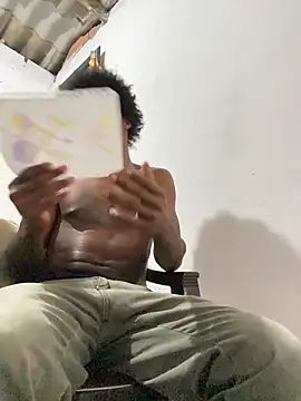 Larry-n-clouds live sex cam