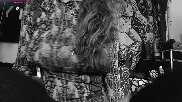 Silentmary live sex cam