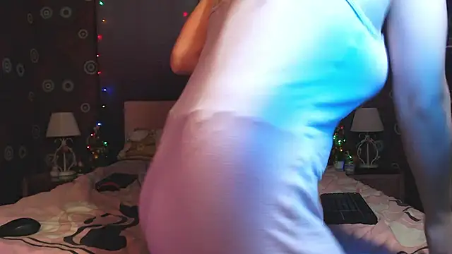 SquirtyAlice live sex cam