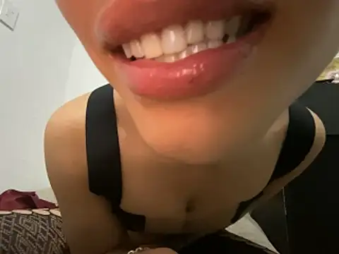 auroramooon's cam snapshot