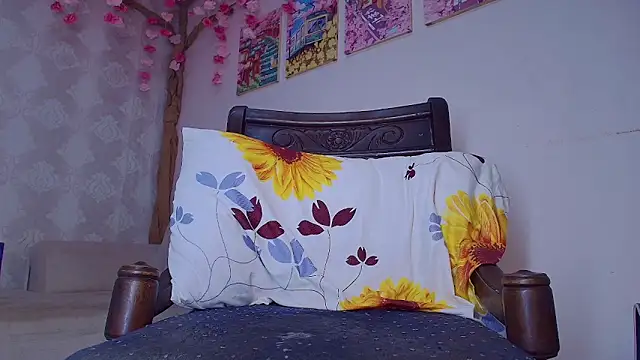 Mia_Tokkio's cam snapshot