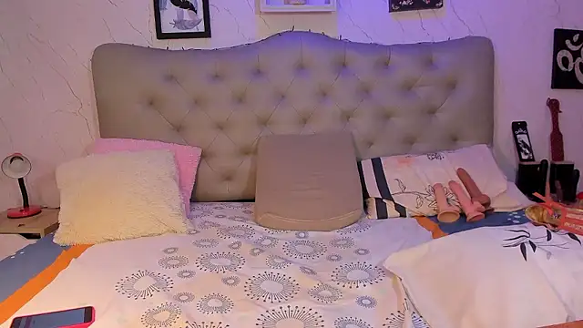 Antonella_Montanari's cam snapshot