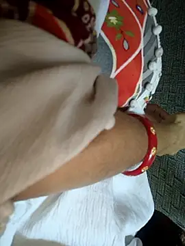 LOVELYKAJALBHABHI's cam snapshot