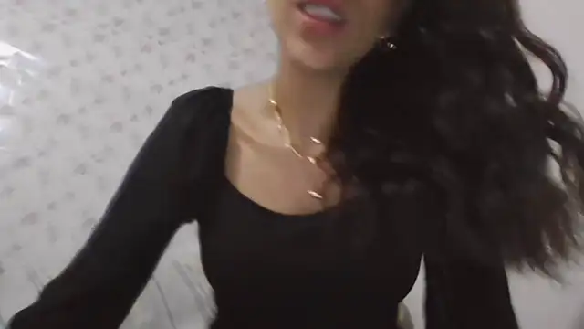 Roselingalvis13's cam snapshot