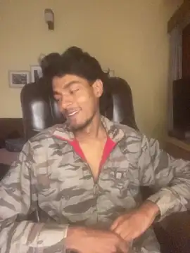 RavenKisses live sex cam