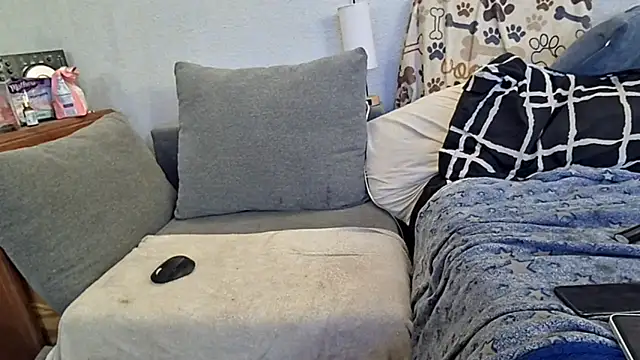 pyrowuff live sex cam