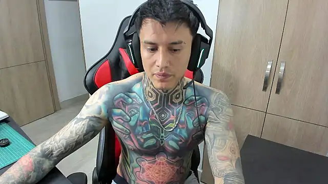 Chrissblack live sex cam