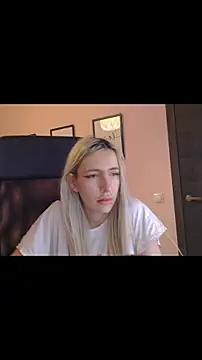 BarbieBlondieGirl live sex cam