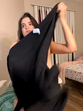 SafeinouterSpace's cam snapshot